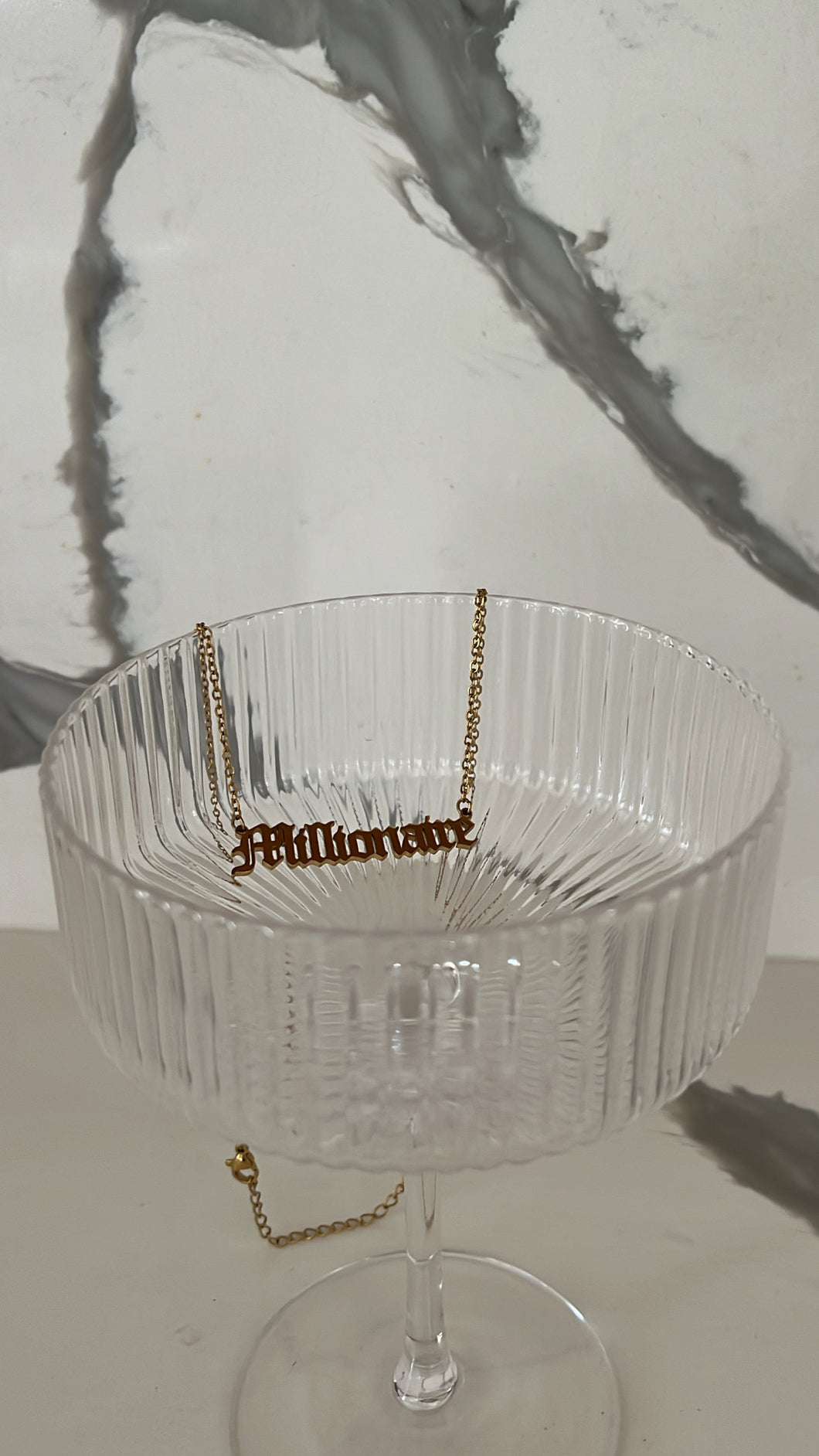 MILLIONAIRE: THE NECKLACE